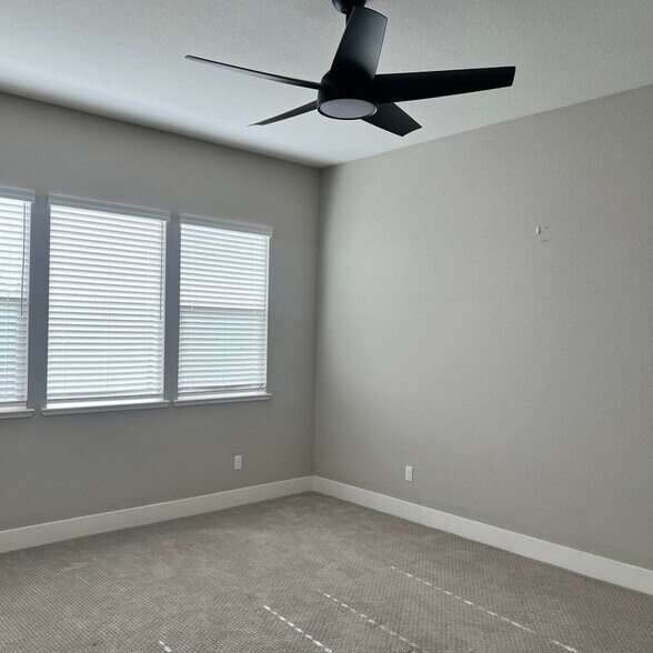 Building Photo - 2557 Orinoco Pl
