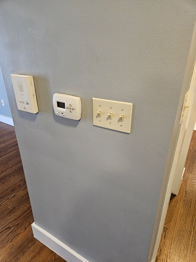 Building Photo - 700 New St