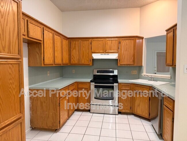 Building Photo - 6617 N 40th St