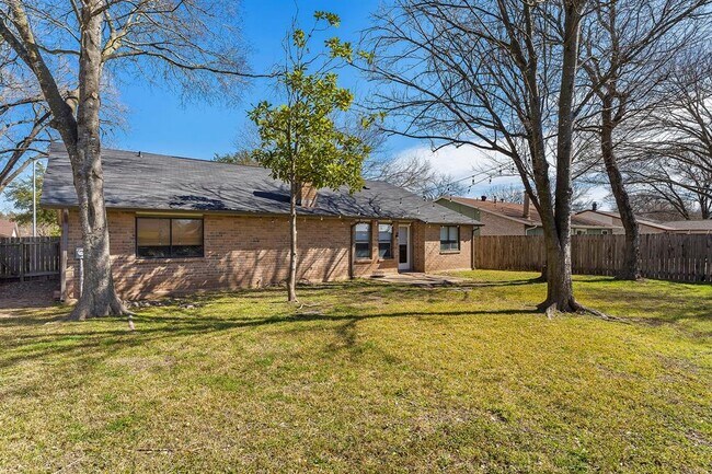 Building Photo - 2507 Broken Oak Dr