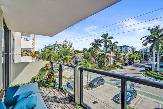 Building Photo - 9800 W Bay Harbor Dr
