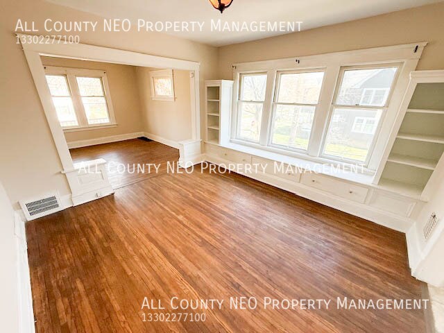 Building Photo - 3003 Portman Ave