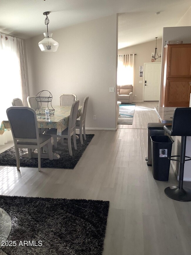 Building Photo - 10432 W Granada Rd