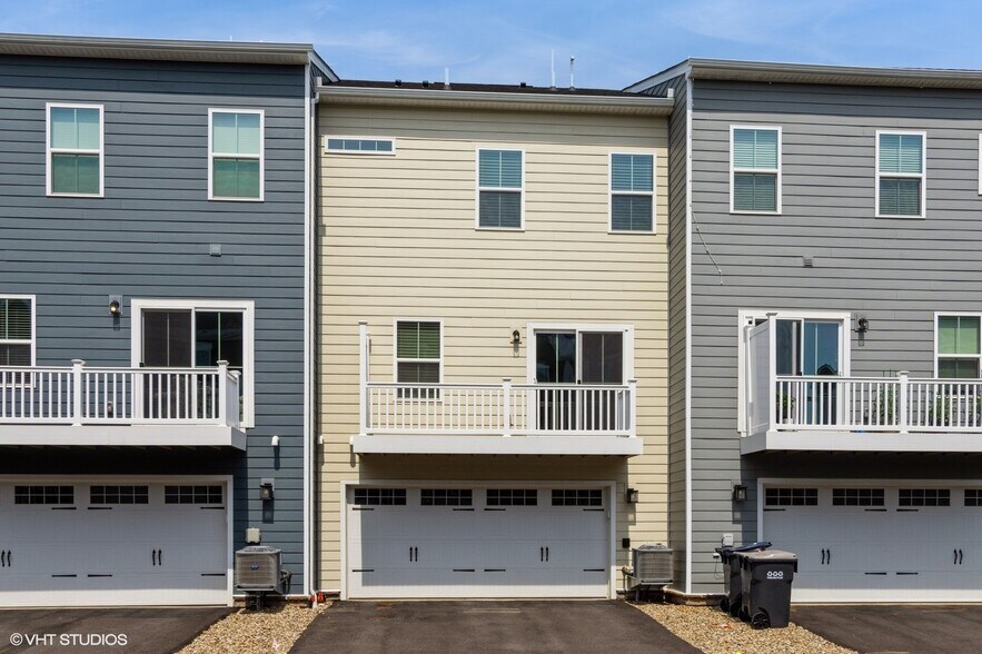 Building Photo - 4806 Spruce Rd