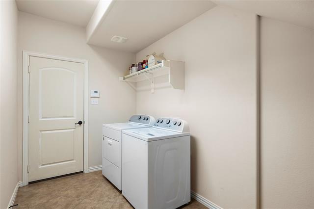 Building Photo - 6465 Naples Dr