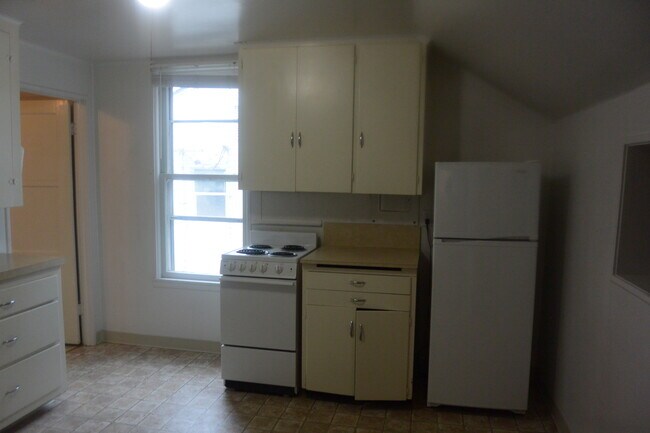 Building Photo - r401ALL