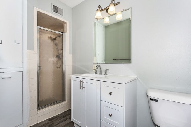 Building Photo - GORGEOUS 4 bedroom 2 bath Ranch!