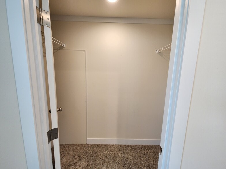 Building Photo - 17 Video Ct