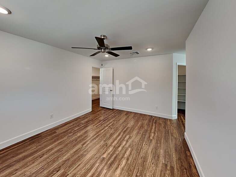 Building Photo - 3376 Blodwen St