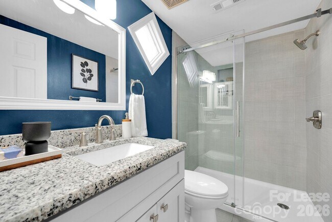 Building Photo - 300 S Cedar St