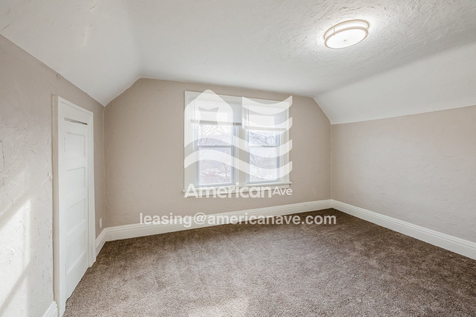 Building Photo - 349 James St