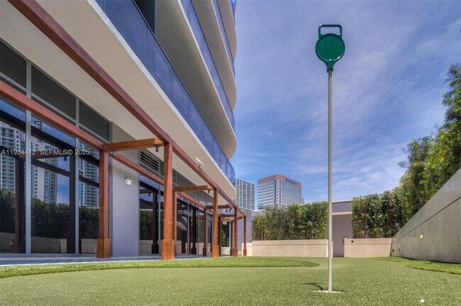 Building Photo - 801 S Miami Ave