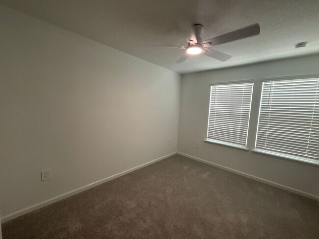 Building Photo - Oak Hammock Preserve Townhomes - New Construction - 3/2.5/1 1672 sqft ***Won't Last***