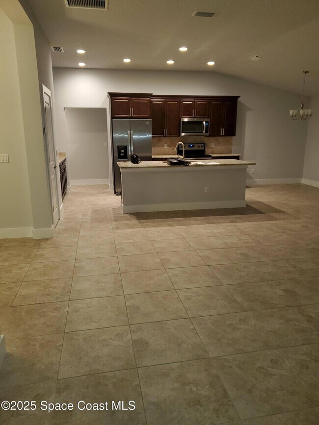 Building Photo - 126 Bud Hollow Dr