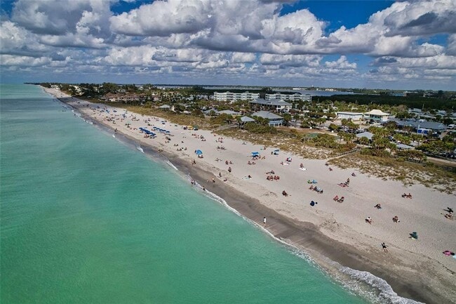 Building Photo - 5831 Monroe Rd