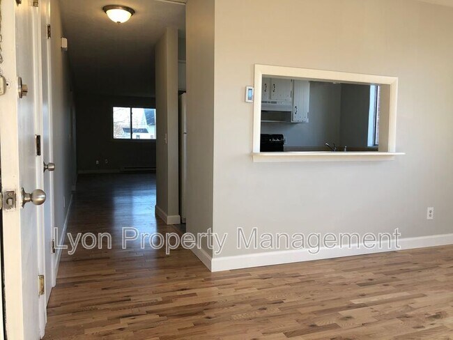 Building Photo - 1000 Willett Ave