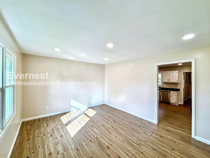 Building Photo - 5021 Bess Moore Rd