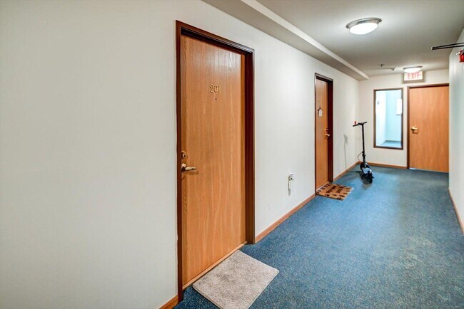 Building Photo - 201 Kearney Way