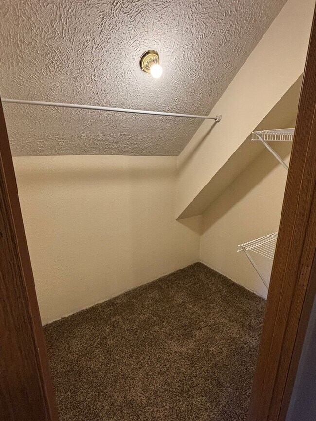 Building Photo - Gorgeous 3 Bed 2 Bath Home Available NOW!!!