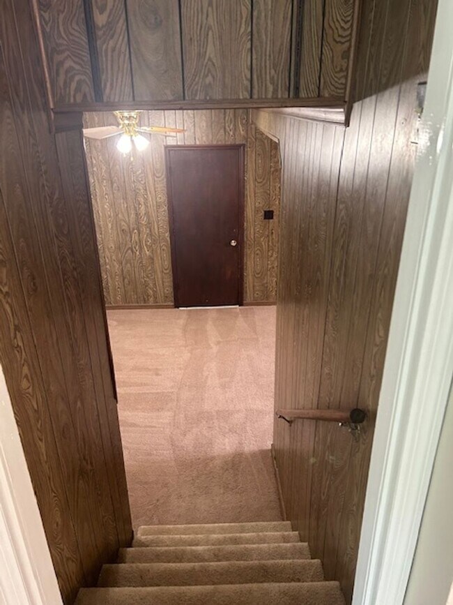Building Photo - 6 or 18 MONTH LEASE AVAILABLE