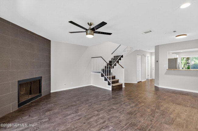 Building Photo - 7701 Baymeadows Cir W