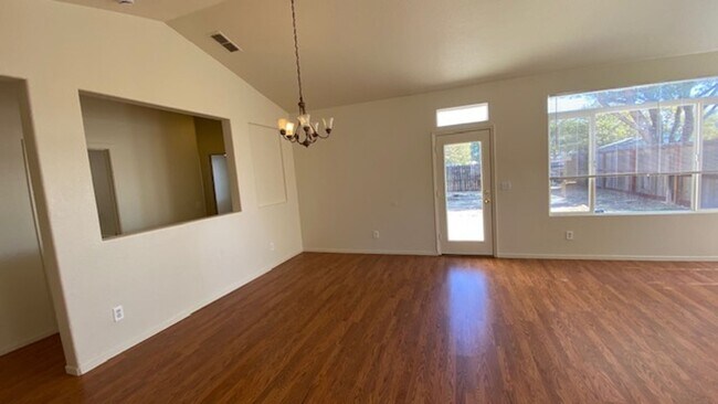 Building Photo - Rio Vista Single Story Home Available for Rent