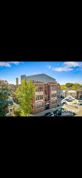 Building Photo - 2232 W Wilson Ave