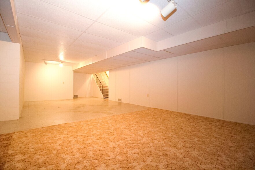 Building Photo - 8253 Erie St