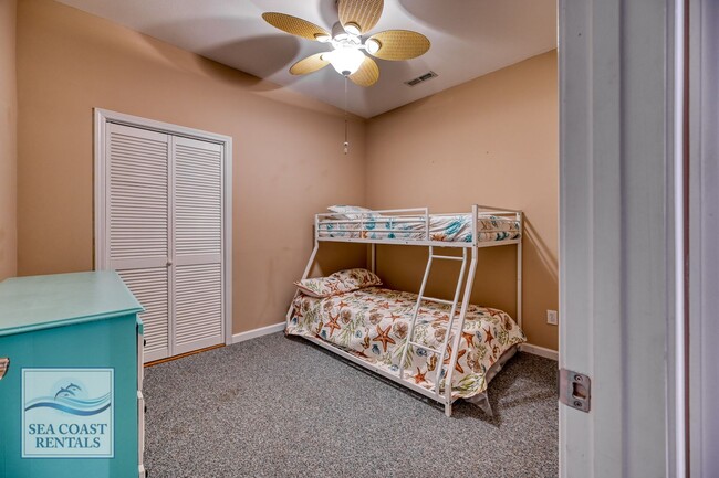 Building Photo - SUMMER MONTHLY RENTAL!!! AVAILABLE MAY-SEP...