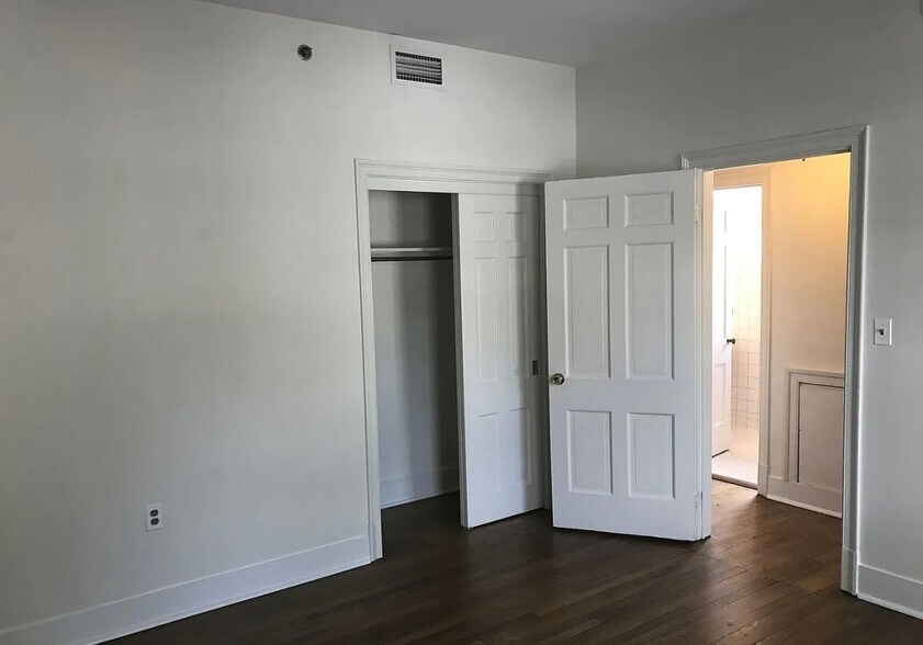 Building Photo - 3039 M St NW