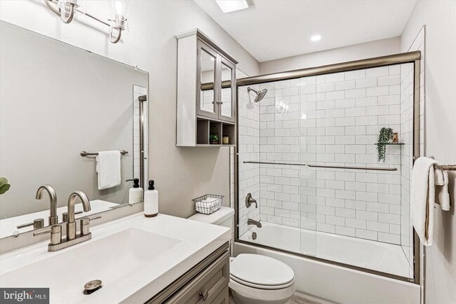 Building Photo - 7 Cedar Bluff Ct