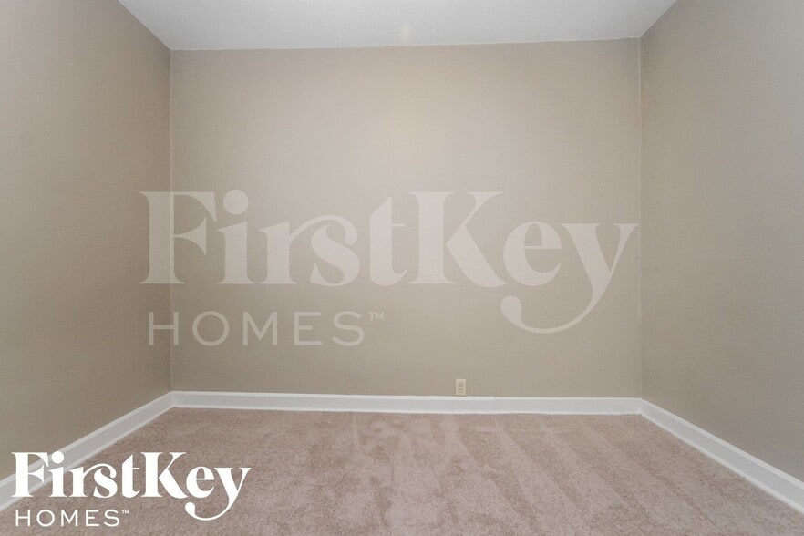 Building Photo - 2160 S Emerson Ave