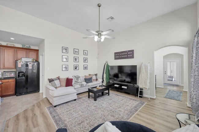 Building Photo - 29705 Meridian Hill Dr