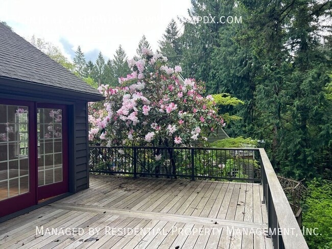 Building Photo - 1938 SW Edgewood Rd