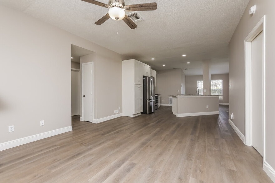 Building Photo - 7952 Soft Pine Cir