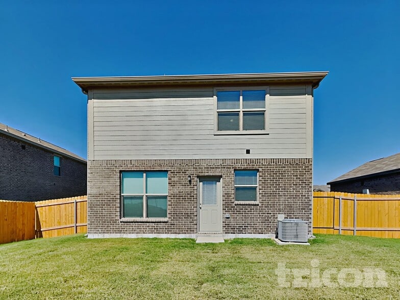 Building Photo - 201 Switchback Hl Rd