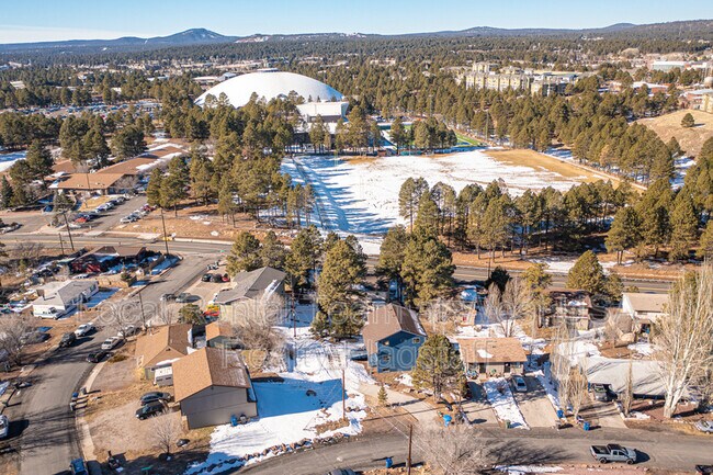 Building Photo - 55 S Pinegrove Rd