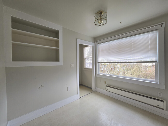 Dining area #2 - 4512 41st Ave SW