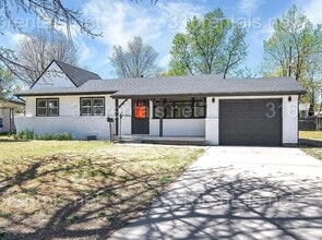 Building Photo - $1795 - 4 bed 2 bath - Single Family Home