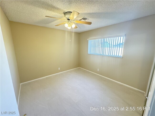 Building Photo - 3674 Duneville St