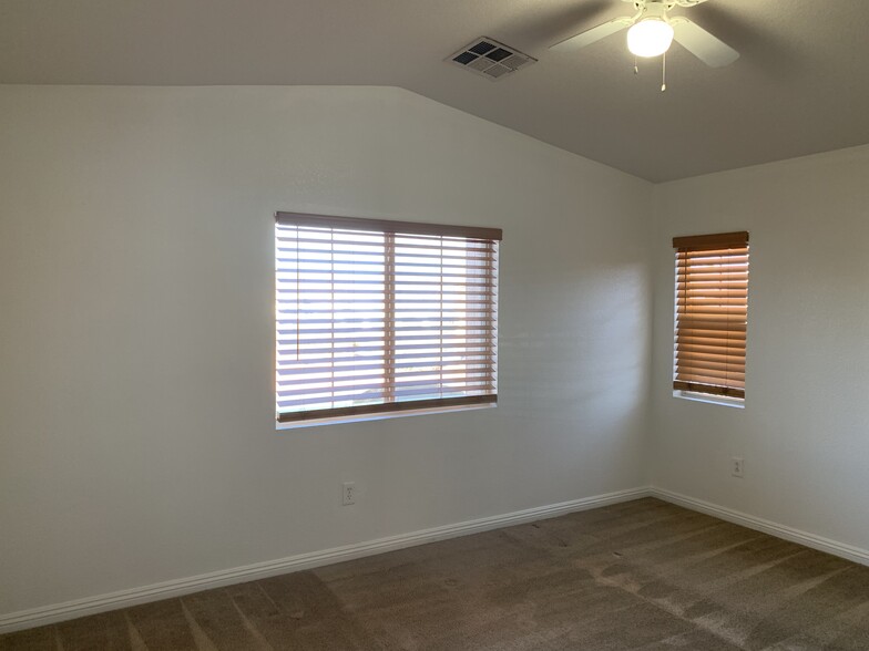 Building Photo - 5005 Bayberry Crest St