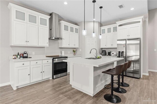 Building Photo - 15 Providence Ave