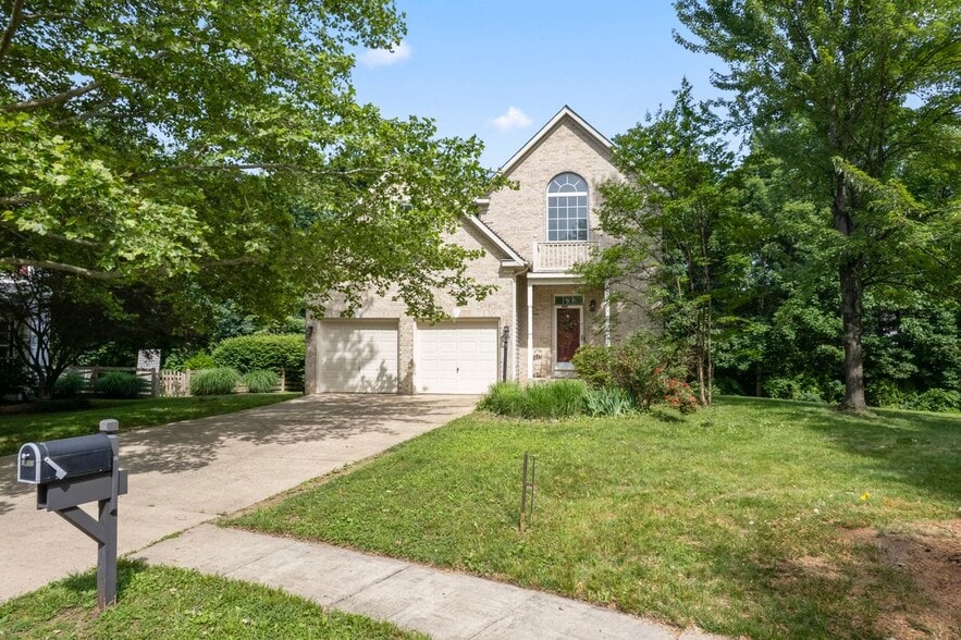 Building Photo - 21355 Fernbrook Ct