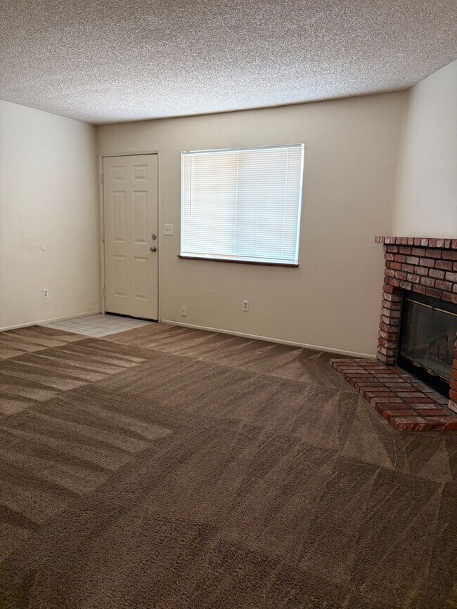 Building Photo - 9641 N Loop Blvd