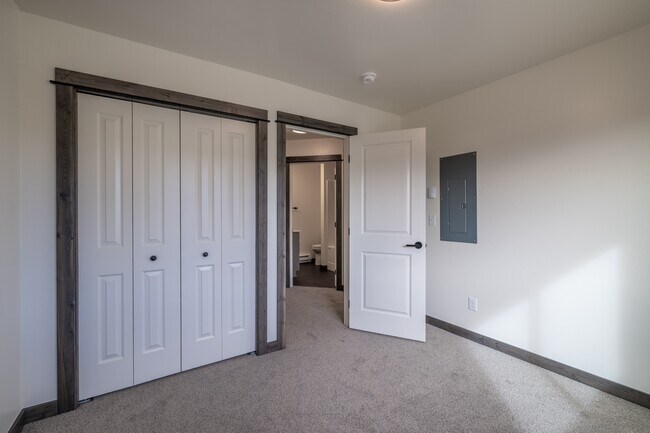 Building Photo - 3396 Crosswind Ct