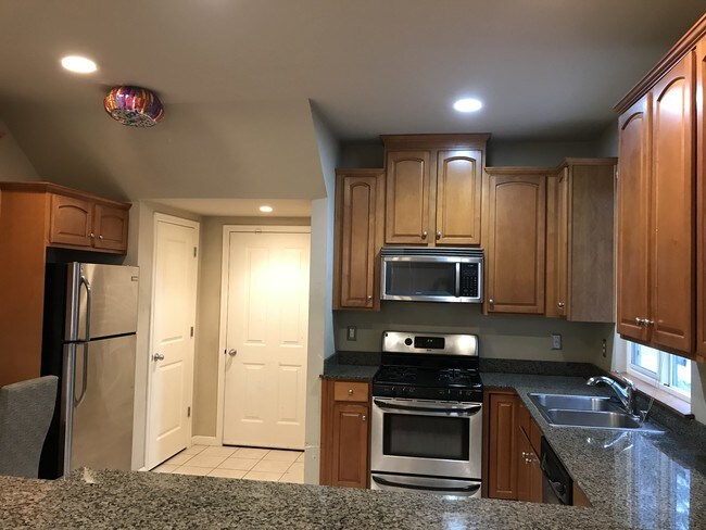 Building Photo - 1409 NE 166th Ct