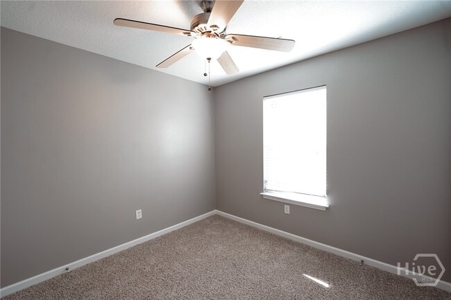 Building Photo - 170 Willow Oak Dr