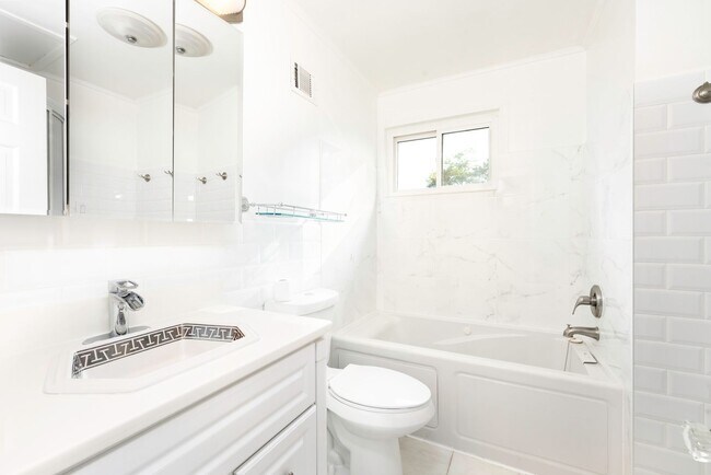 Building Photo - Gorgeous 5BR/3FB Bethesda Home - Spacious ...