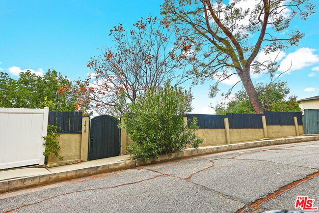 Building Photo - 11419 Sunshine Terrace