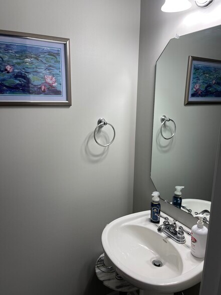 Building Photo - 515 Northwynd Cir